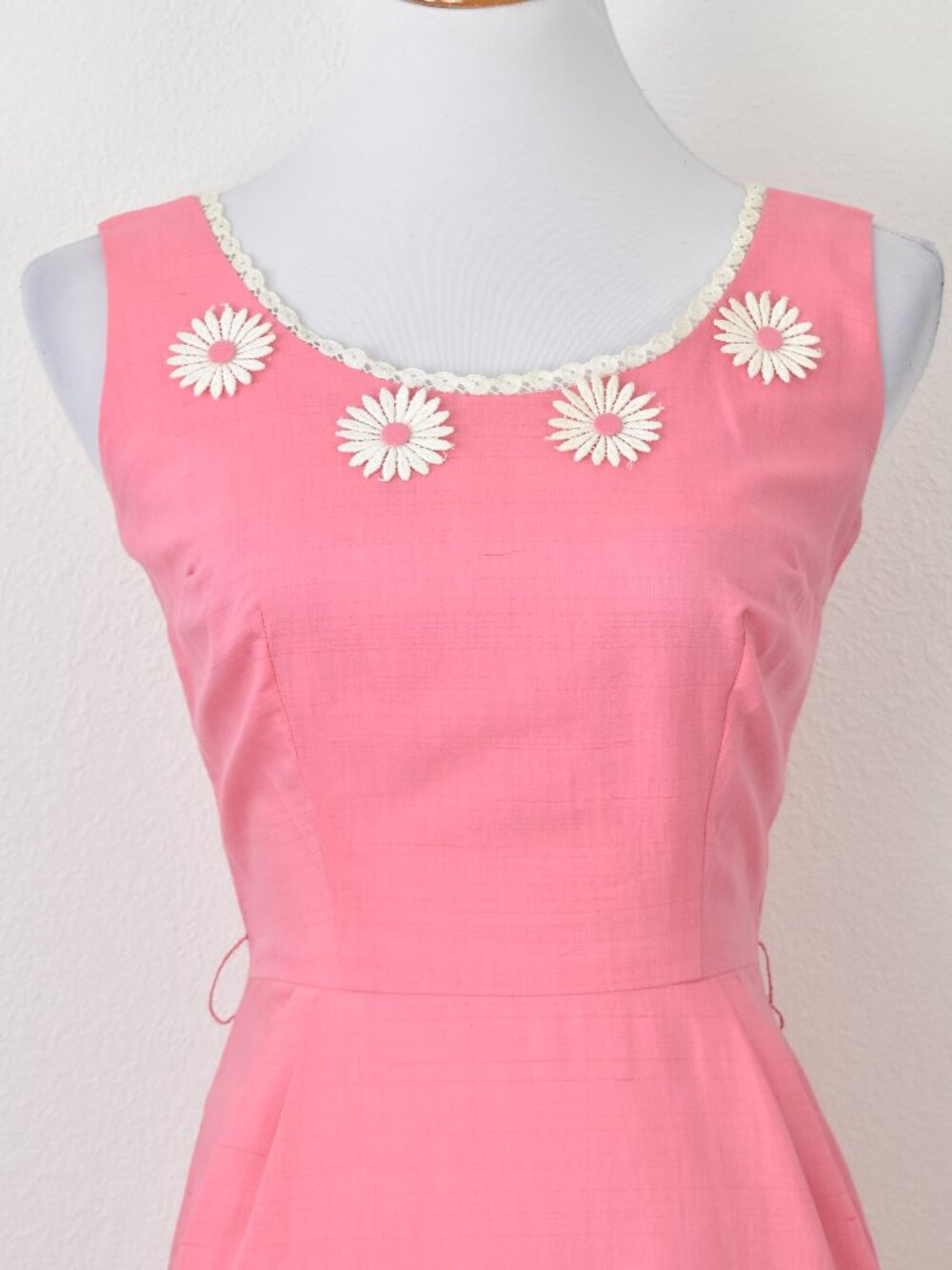 Vintage 60s Daisy Floral Applique Shift Dress Pink - 4 - Picture 2 of 12